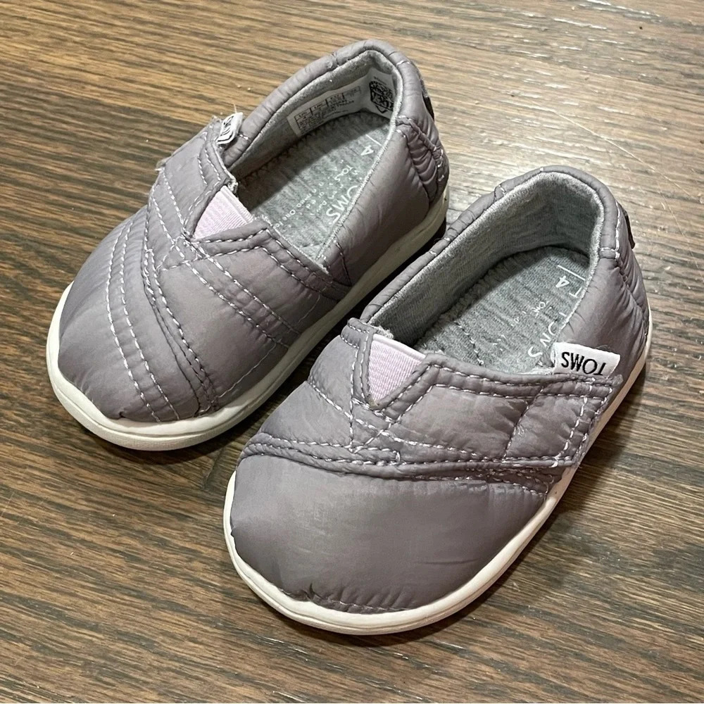 TOMS Tiny Classic in Lavender Quilted Size 4